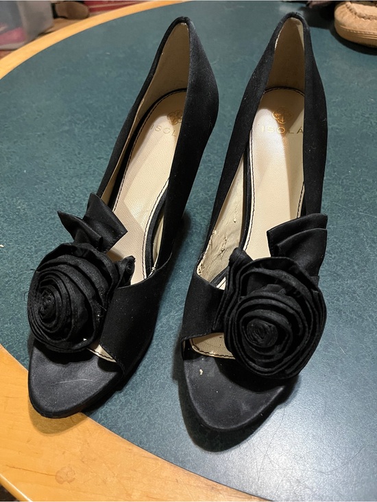 Isola Shoes - Isola Black Satin Peep-Toe Pumps with Rosette 9.5